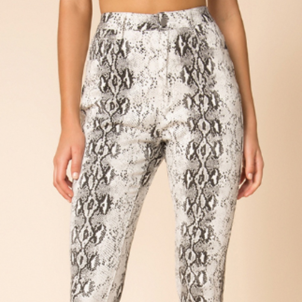 NWOT - SUPERDOWN Robyn Snake Print Pant